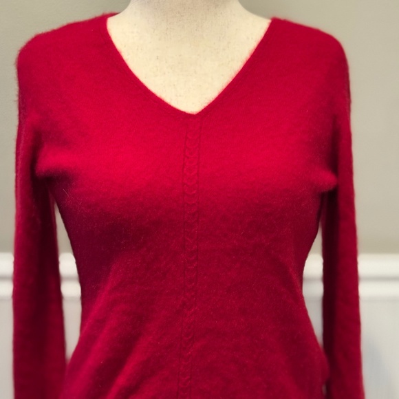 Women's V-neck Cashmere Sweater - Picture 2 of 4